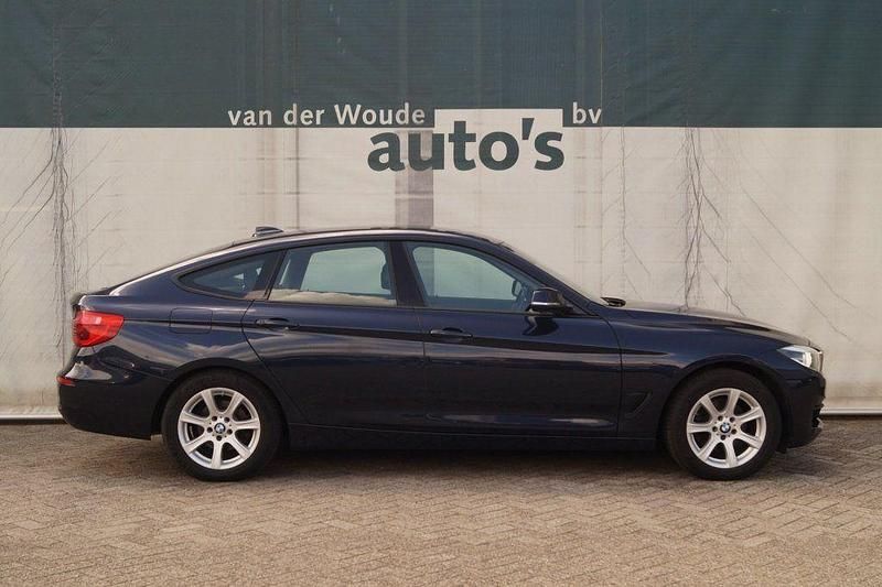 Gebraucht BMW 320 Gran Turismo Executive 190 PS (139 kW) 2017 Blau Coupé