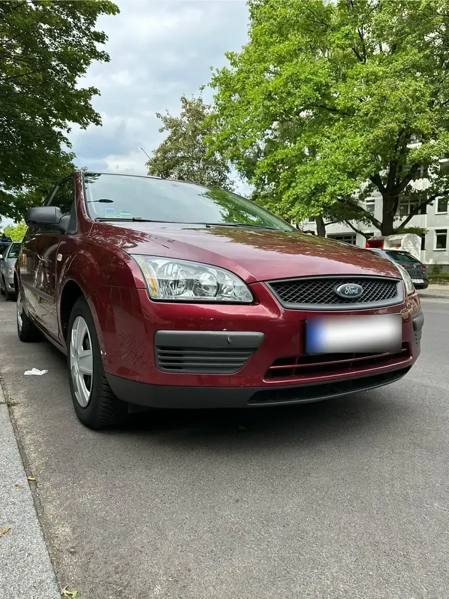Gebraucht Ford Focus 80 PS (58 kW) 2005 Rot Limousine