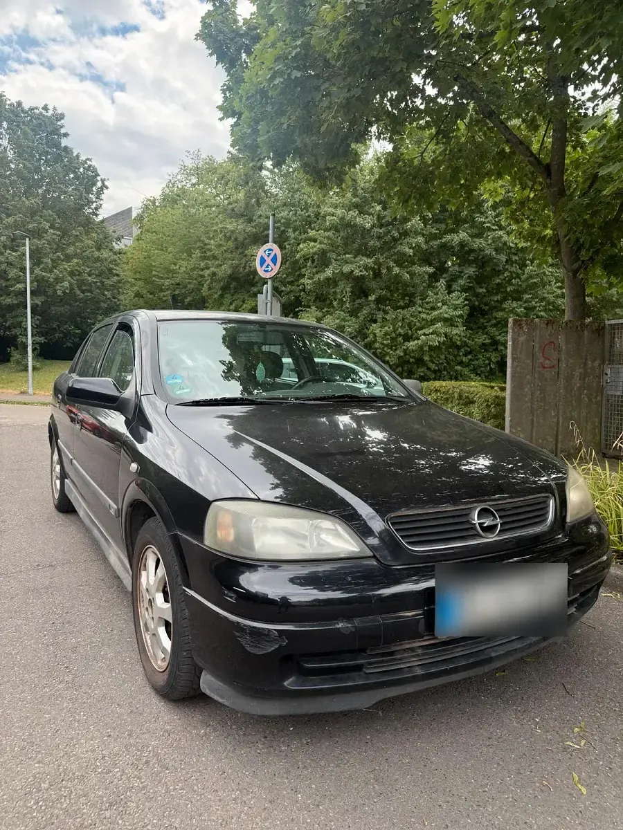Gebraucht Opel Astra 105 PS (77 kW) 2004 Schwarz Limousine