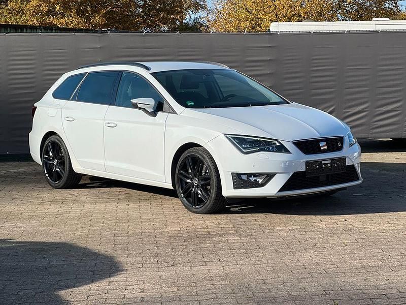 Weiß Gebraucht 2014 Seat Leon ST FR Kombi | 9.399 € (Guter Preis) - Bild 1/4