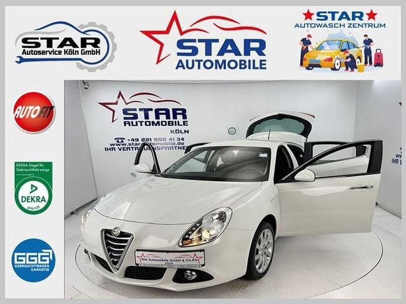 Weiß Gebraucht 2015 Alfa Romeo Giulietta Turismo Kleinwagen | 11.990 € (Fairer Preis) - Bild 1/4