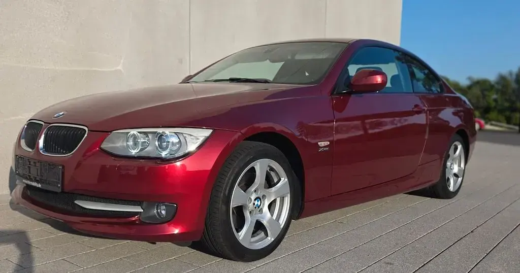 Gebraucht BMW 320 Sport Line 184 PS (135 kW) 2012 Rot Coupé
