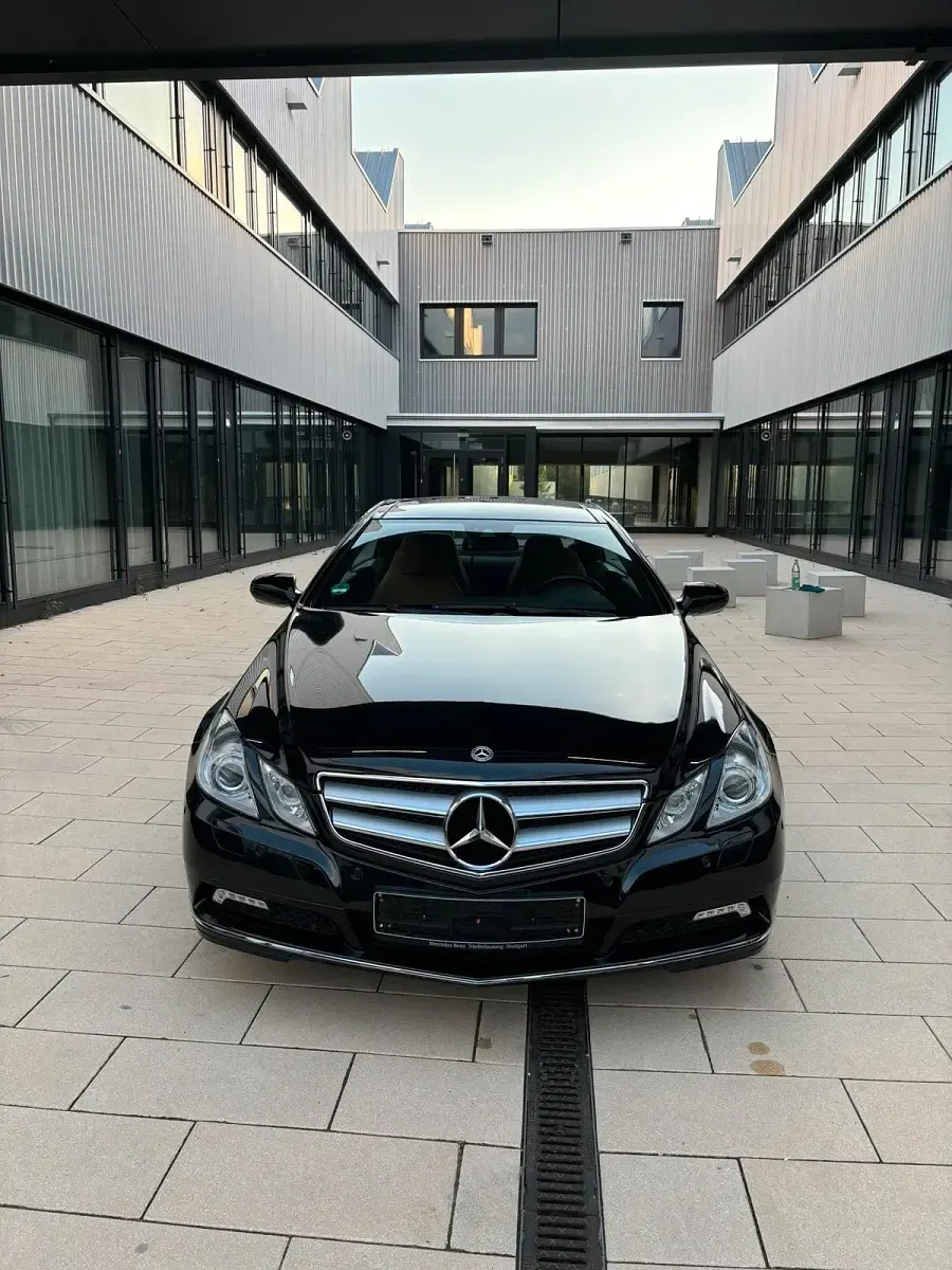 Gebraucht Mercedes E350 Elegance 292 PS (214 kW) 2009 Schwarz Coupé