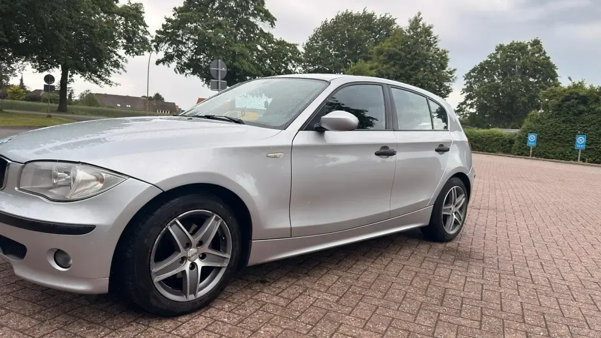 Gebraucht BMW 116 115 PS (84 kW) 2006 Grau Kleinwagen