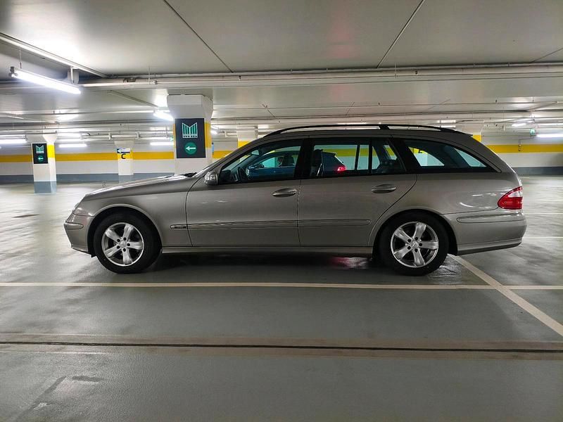 Gebraucht Mercedes E200 Avantgarde 163 PS (119 kW) 2003 Silber Kombi