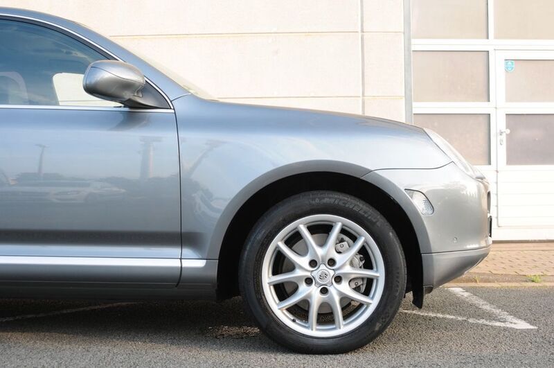 Grau Gebraucht 2006 Porsche Cayenne S SUV | 11.500 € (Etwas zu teuer) - Bild 1/4