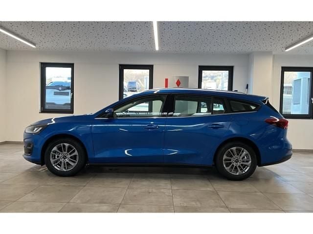 Neu Ford Focus Titanium 114 PS (83 kW) 2025 Desert island blue Kombi