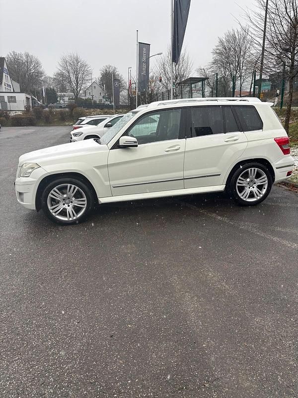 Gebraucht Mercedes GLK320 224 PS (164 kW) 2009 Weiß SUV