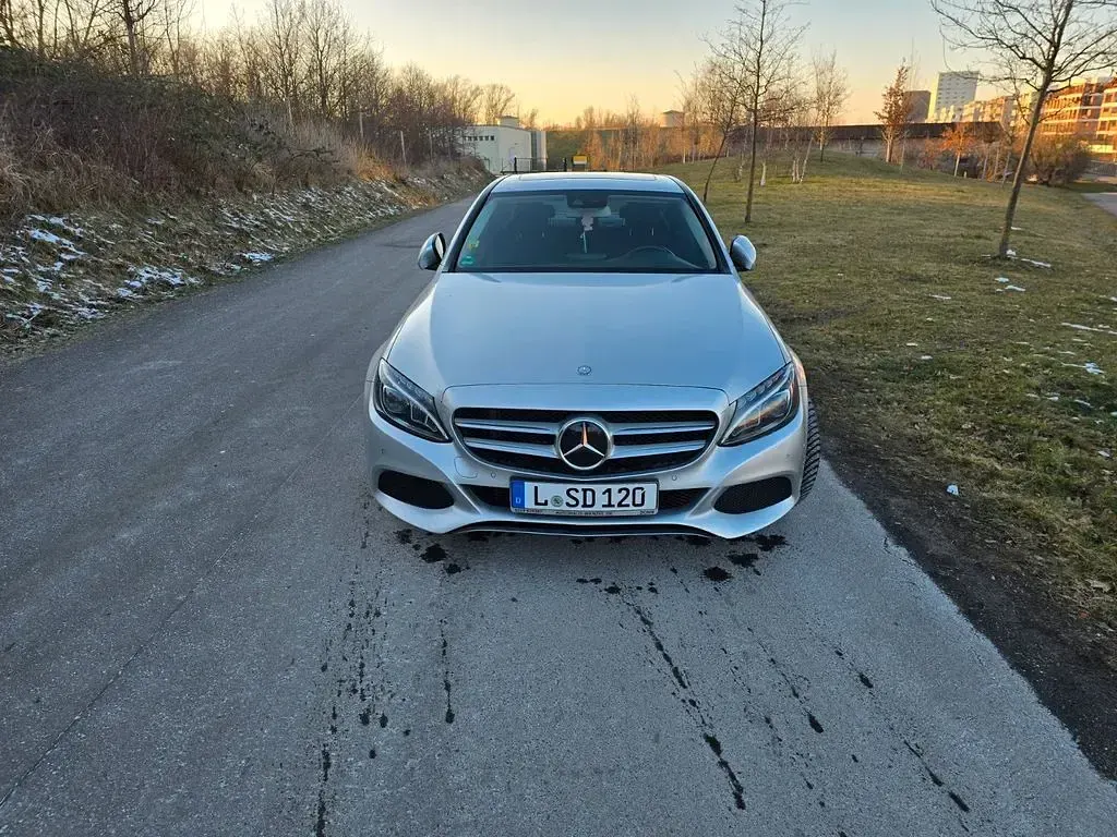 Gebraucht Mercedes C180 116 PS (85 kW) 2016 Silber Limousine