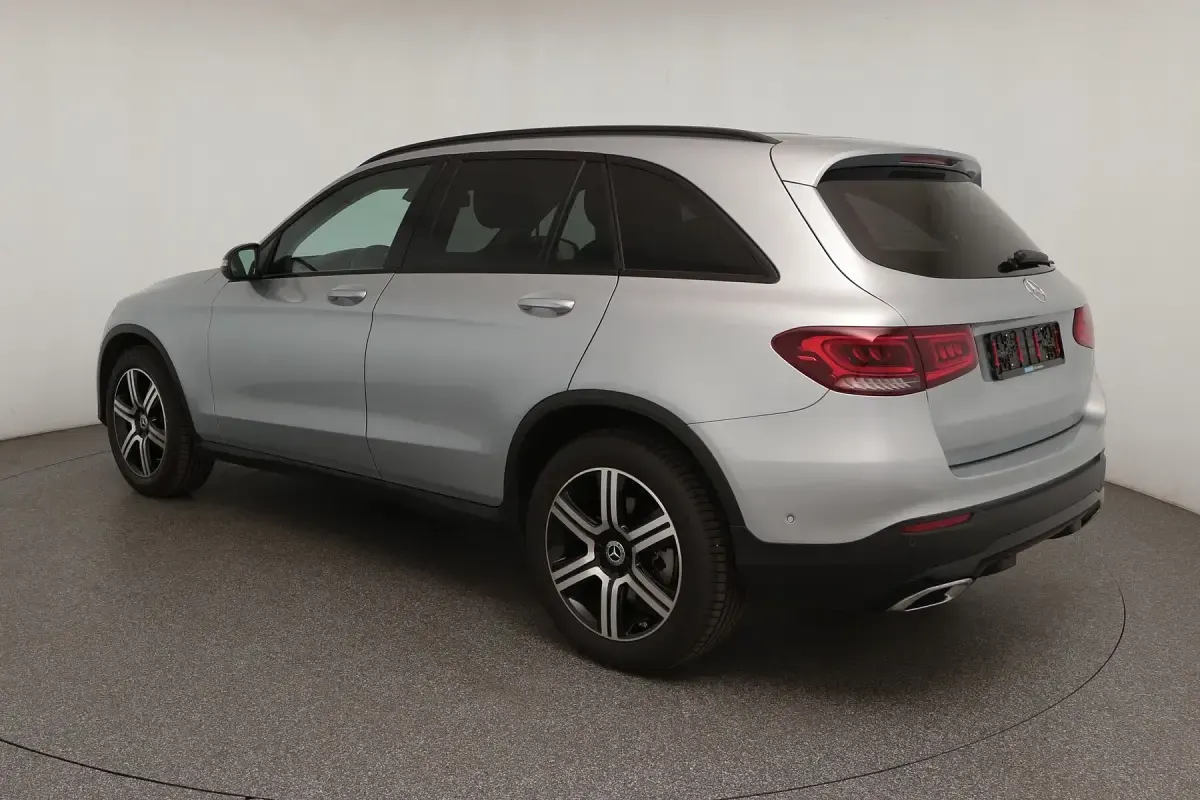 Gebraucht Mercedes GLC200 197 PS (144 kW) 2022 Silber SUV