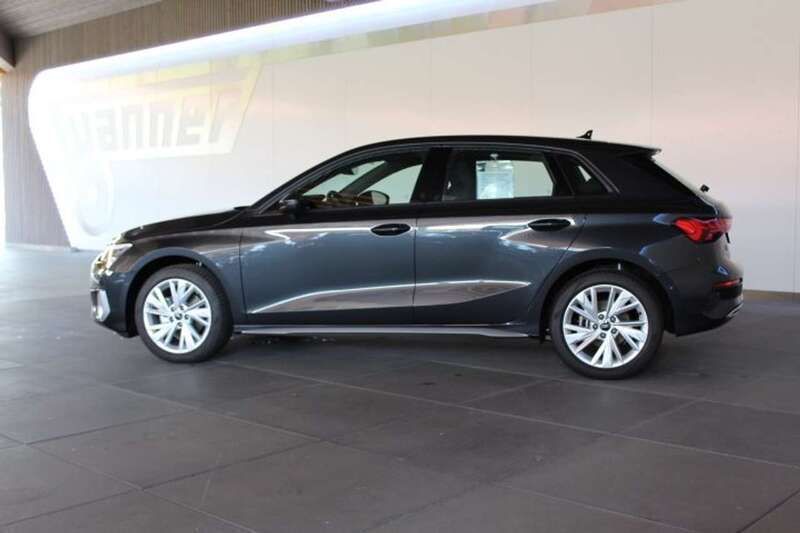 Manhattangraumetallic Gebraucht 2023 Audi A3 Advanced Limousine | 32.880 € (Etwas zu teuer) - Bild 1/4