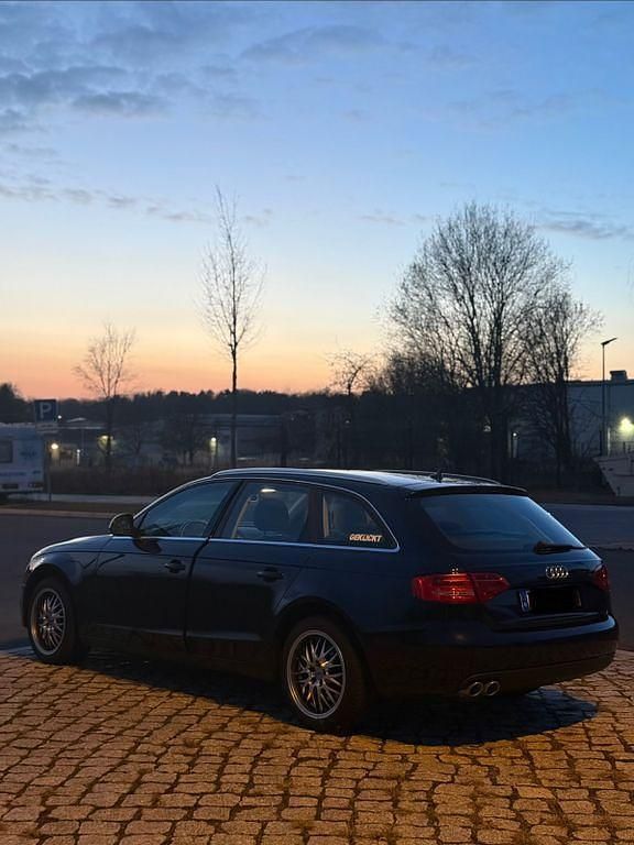 Gebraucht Audi A4 Ambiente 143 PS (105 kW) 2009 Blau Kombi