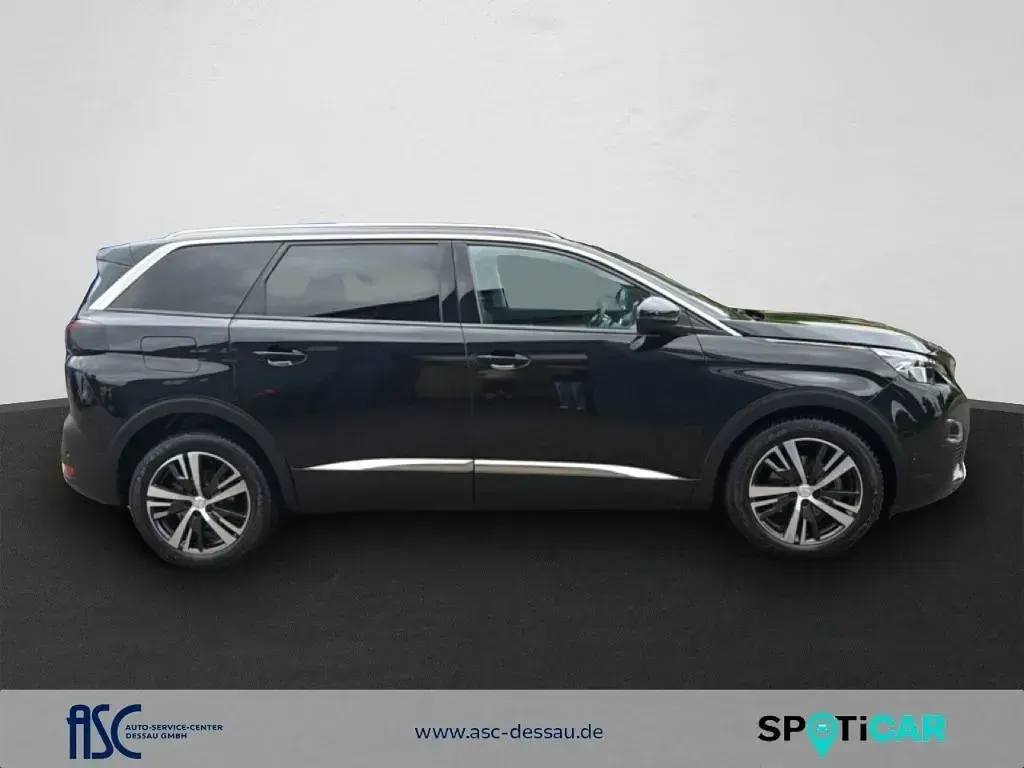 Gebraucht Peugeot 5008 Allure 179 PS (131 kW) 2019 Lackierung schwarz perla nera/ SUV