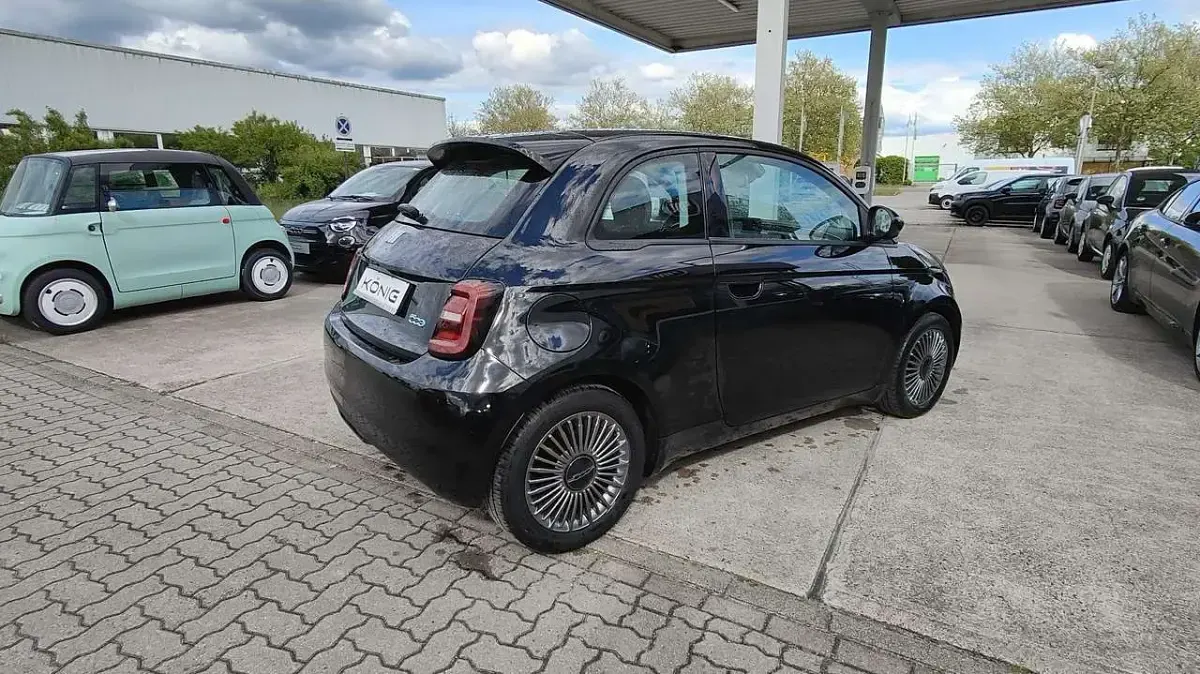 Gebraucht Fiat 500e Icon 86 kW (118 PS) 2022 Schwarz Kleinwagen
