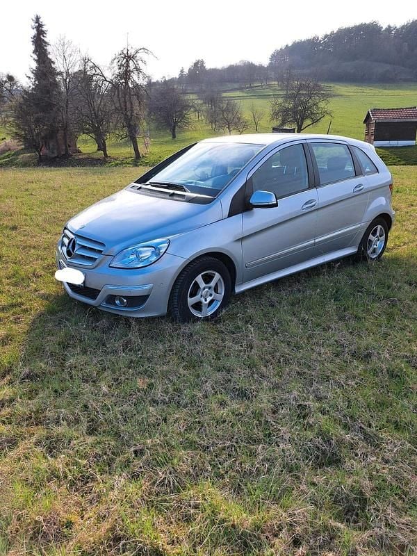 Gebraucht Mercedes B160 85 PS (62 kW) 2011 Grau Van / Kleinbus