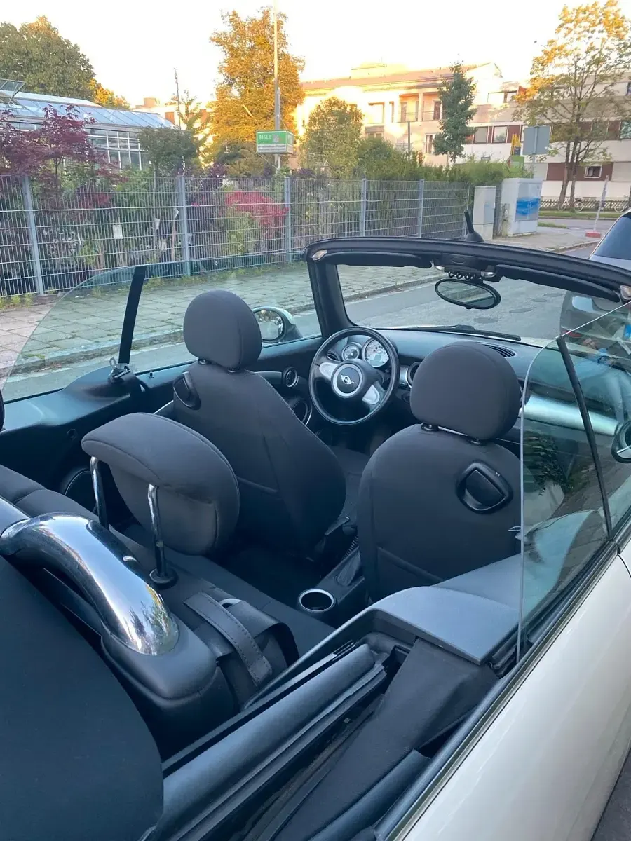 Gebraucht Mini Cooper Cabriolet 122 PS (89 kW) 2011 Beige Cabrio