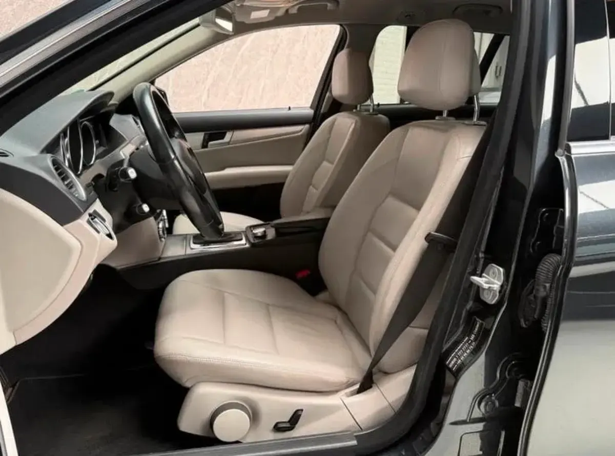 Gebraucht Mercedes C250 204 PS (150 kW) 2012 Grün Limousine