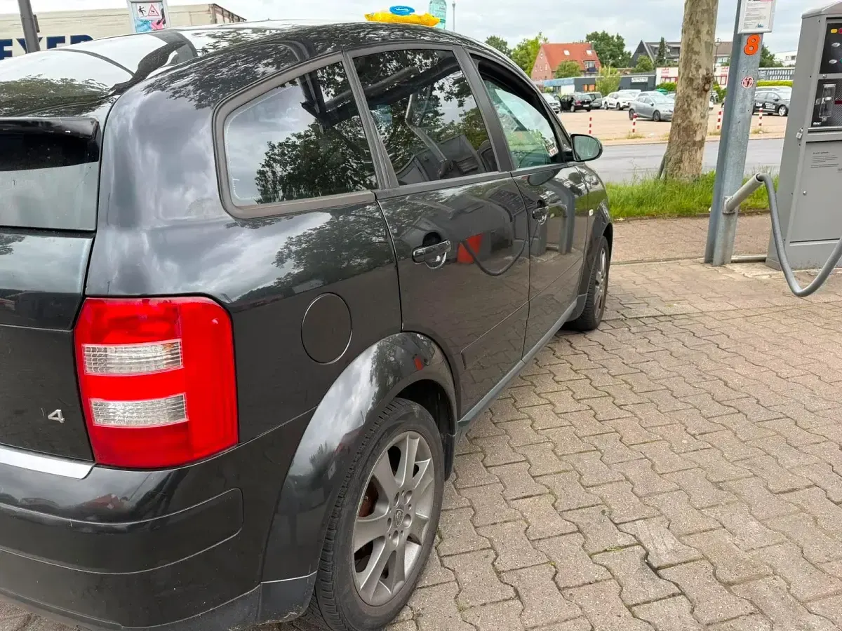 Gebraucht Audi A2 75 PS (55 kW) 2001 Schwarz Kleinwagen
