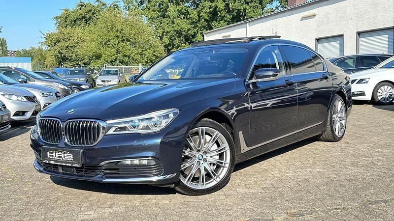 Blau Gebraucht 2018 BMW 750L Executive Limousine | 29.450 € (Superpreis) - Bild 1/4