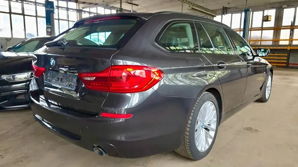 Gebraucht BMW 530 Sport Line 252 PS (185 kW) 2017 Grau Kombi