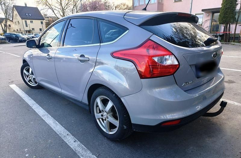Second-hand Ford Focus 116 CP (85 kW) 2012 Argintiu Berlinǎ
