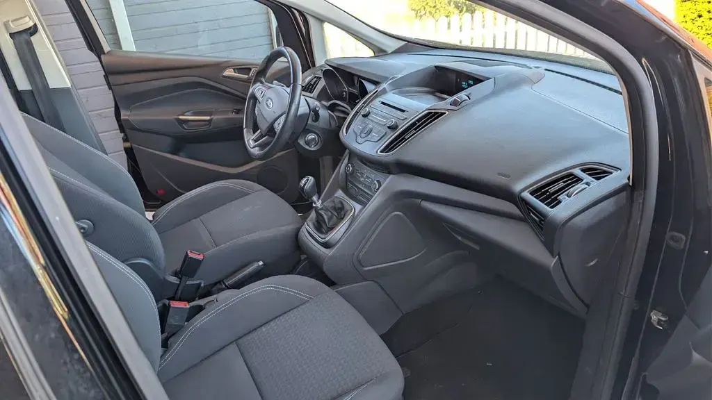 Second-hand Ford C-MAX Ambiente 101 CP (74 kW) 2016 Negru Monovolum