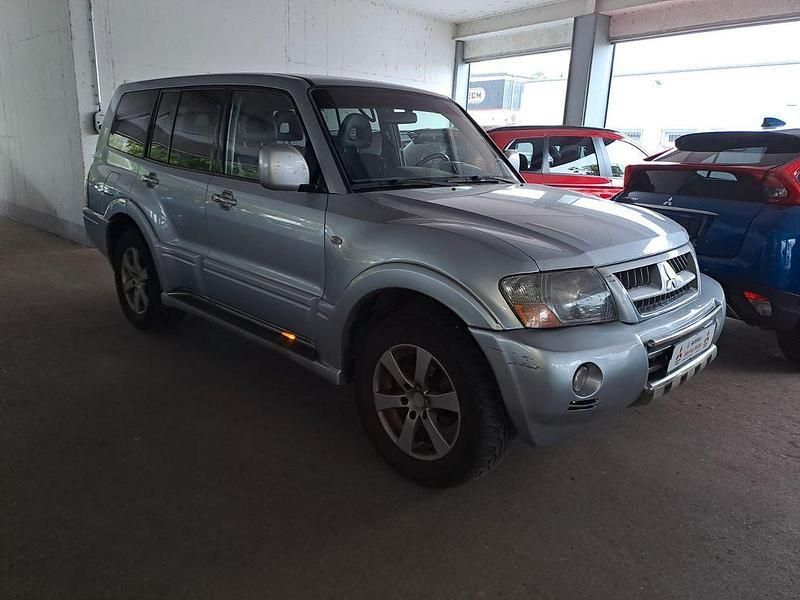 Silber Gebraucht 2006 Mitsubishi Pajero SUV | 3.990 € (Superpreis) - Bild 1/4