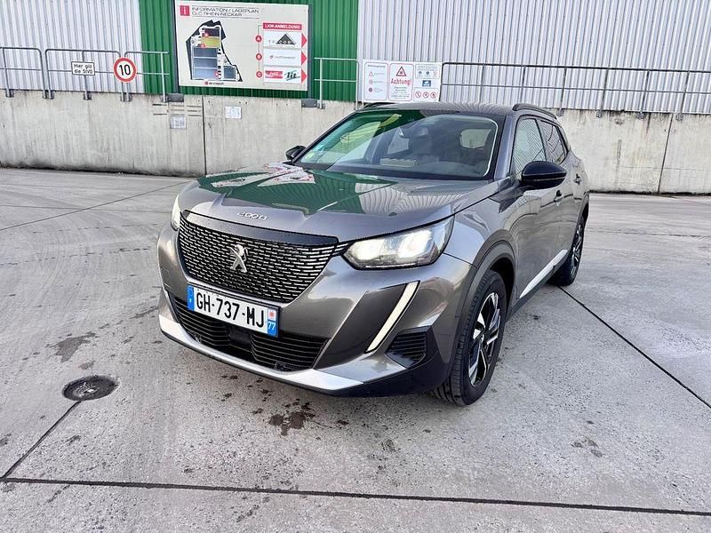 Grau Gebraucht 2022 Peugeot 2008 Allure SUV | 16.100 € (Guter Preis) - Bild 1/4