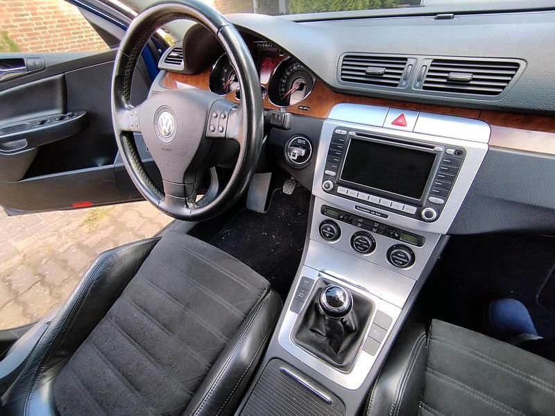 Gebraucht VW Passat 150 PS (110 kW) 2006 Blau Limousine