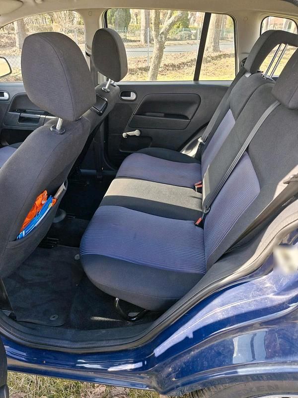 Gebraucht Ford Fusion 80 PS (58 kW) 2012 Blau Kleinwagen