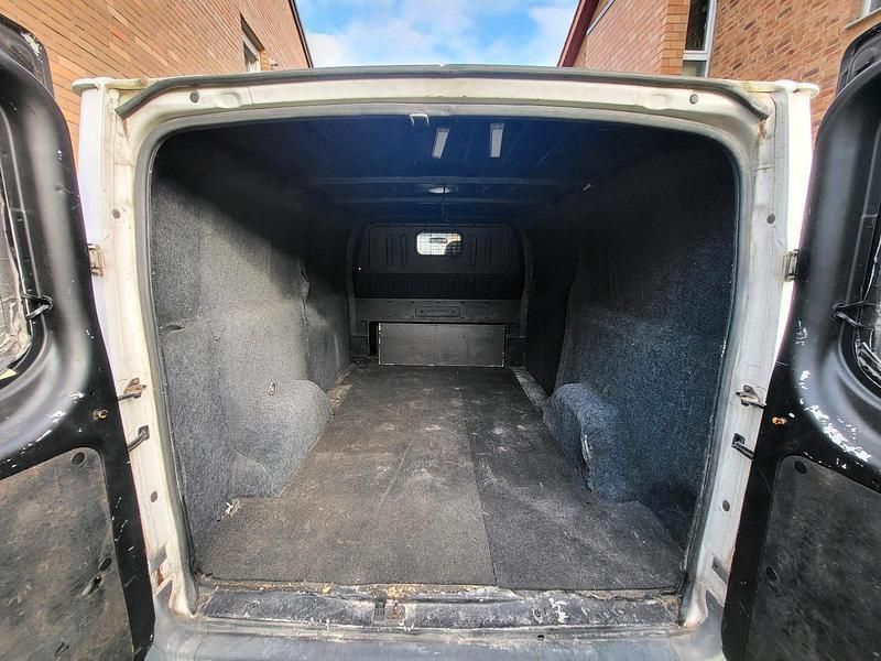 Gebraucht Ford Transit 85 PS (62 kW) 2010 Weiß Van / Kleinbus