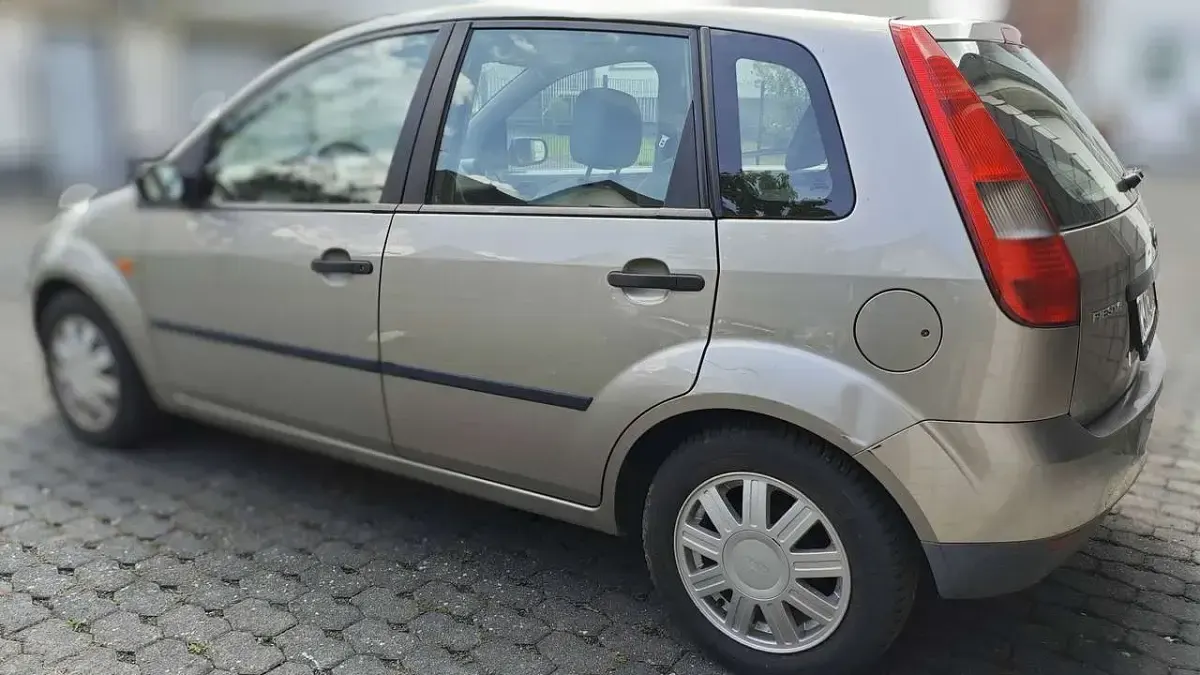 Gebraucht Ford Fiesta 68 PS (50 kW) 2002 Bronze Kleinwagen