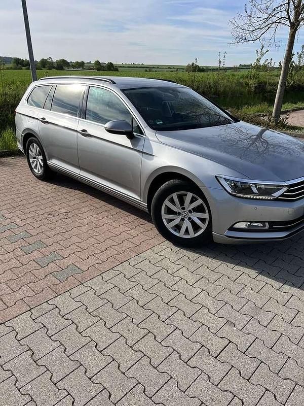Gebraucht VW Passat Comfortline 150 PS (110 kW) 2019 Kombi