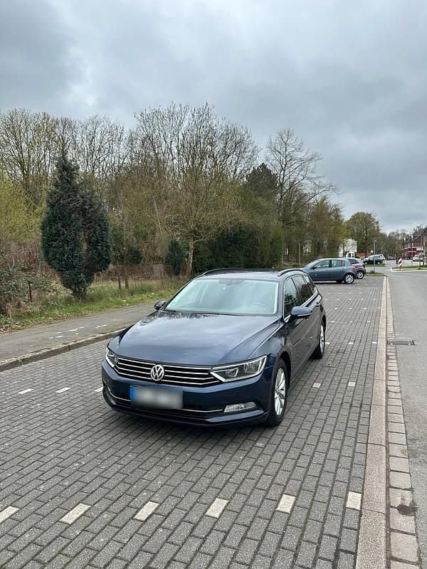 Usata VW Passat 150 CV (110 kW) 2015 Blu Station wagon