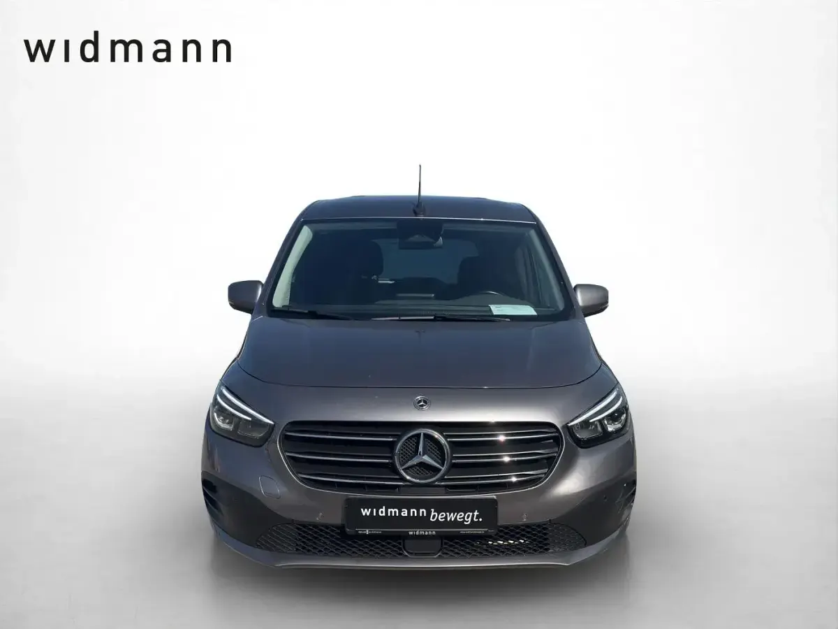 Gebraucht Mercedes T180 Progressive 116 PS (85 kW) 2023 Grau Van / Kleinbus