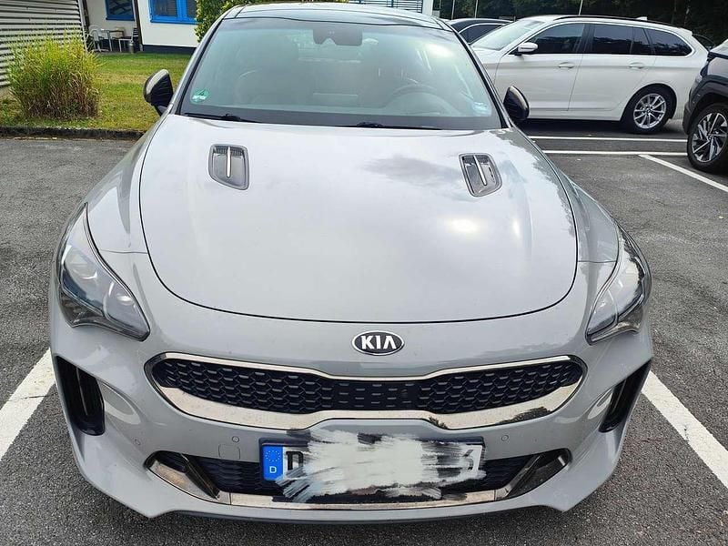Grau Gebraucht 2020 Kia Stinger Kleinwagen | 29.000 € (Superpreis) - Bild 1/4