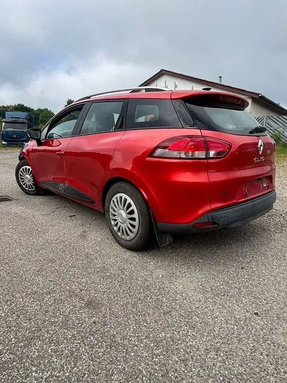 Gebraucht Renault Clio IV Dynamique 90 PS (66 kW) 2014 Rot Limousine