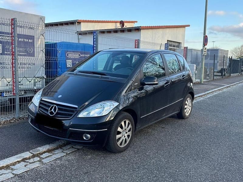 Schwarz Gebraucht 2011 Mercedes A160 Elegance Van / Kleinbus | 3.650 € (Superpreis) - Bild 1/4