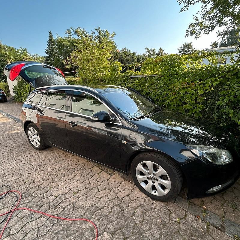 Gebraucht Opel Insignia 163 PS (119 kW) 2011 Schwarz Kombi