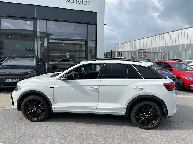Second-hand VW T-Roc R-line 150 CP (110 kW) 2023 Alb SUV