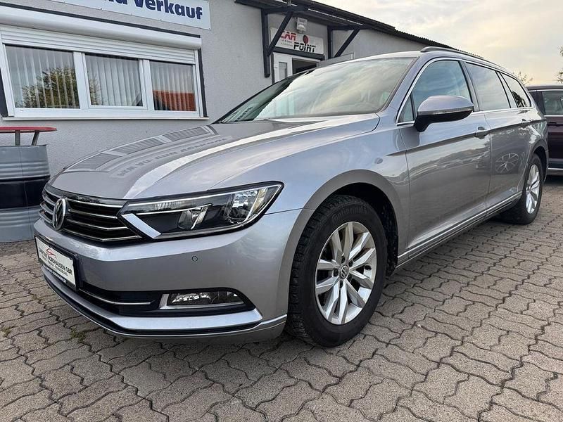 Silber Gebraucht 2017 VW Passat Comfortline Kombi | 14.999 € (Fairer Preis) - Bild 1/4