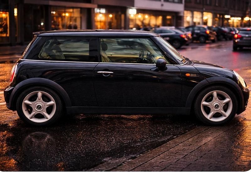 Gebraucht Mini Cooper 115 PS (84 kW) 2003 Schwarz Kleinwagen