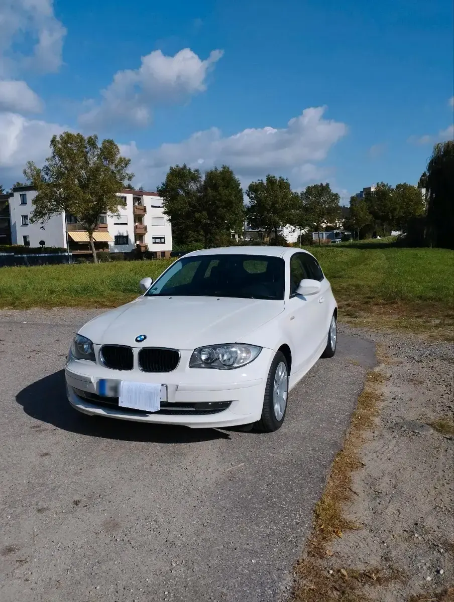 Usata BMW 116 122 CV (89 kW) 2012 Bianco Utilitaria