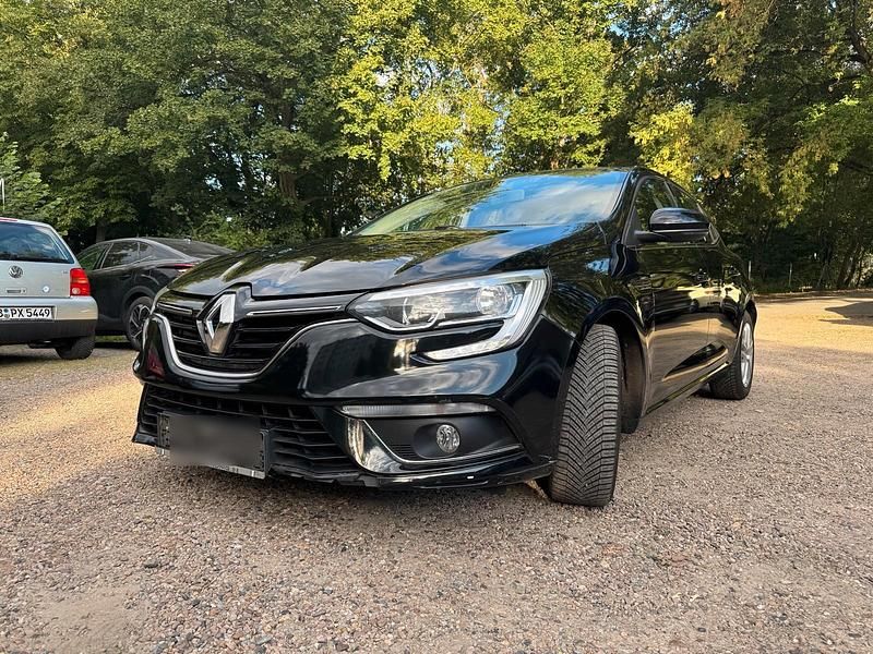Schwarz Gebraucht 2016 Renault Mégane III Limousine | 5.999 € - Bild 1/4