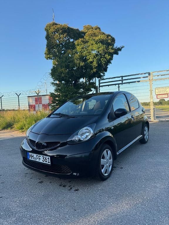 Schwarz Gebraucht 2011 Toyota Aygo Kleinwagen | 5.000 € (Guter Preis) - Bild 1/4