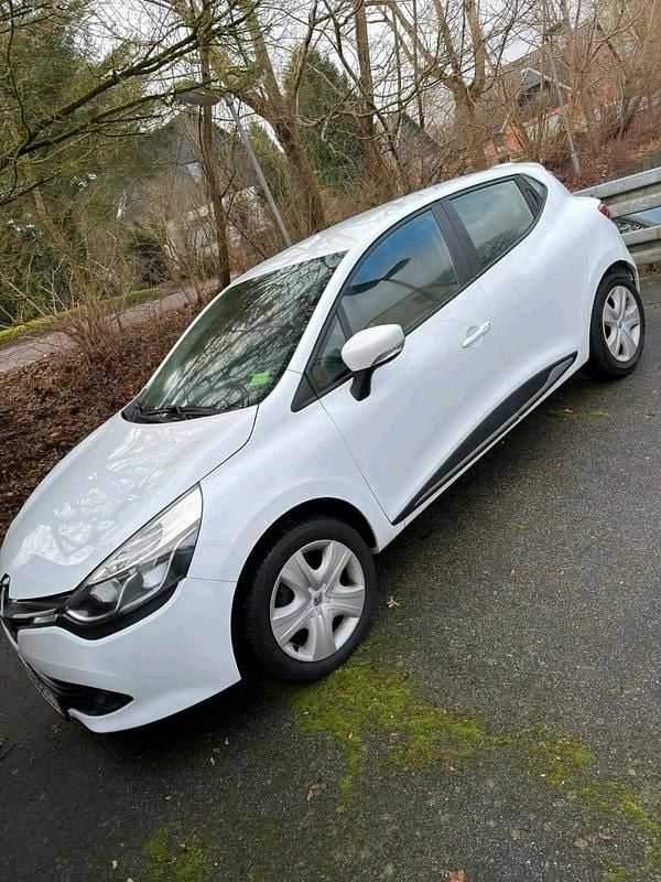 Gebraucht Renault Clio IV 90 PS (66 kW) 2015 Weiß Limousine