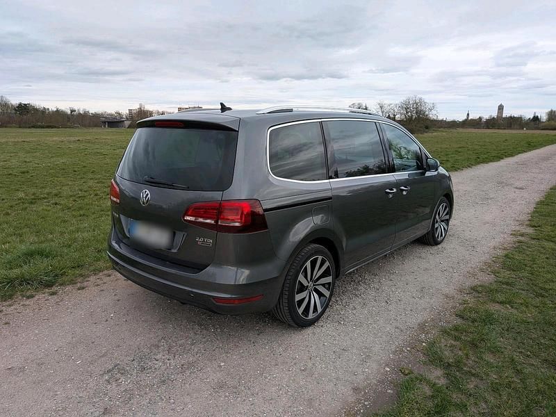 Gebraucht VW Sharan Highline 150 PS (110 kW) 2015 Grau Van / Kleinbus