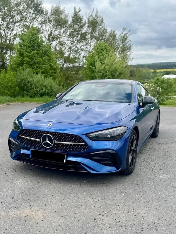 Blau Gebraucht 2024 Mercedes CLE300 AMG line Coupé | 60.000 € (Teuer) - Bild 1/4