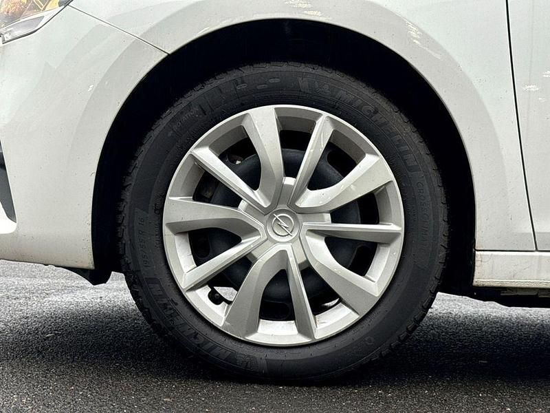 Gebraucht Opel Corsa-e 100 kW (136 PS) 2022 Weiß Kleinwagen