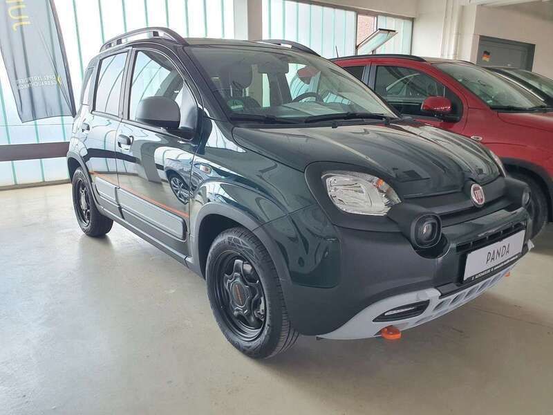 Foresta grün Gebraucht 2024 Fiat Panda Garmin Kleinwagen | 15.990 € (Etwas zu teuer) - Bild 1/4